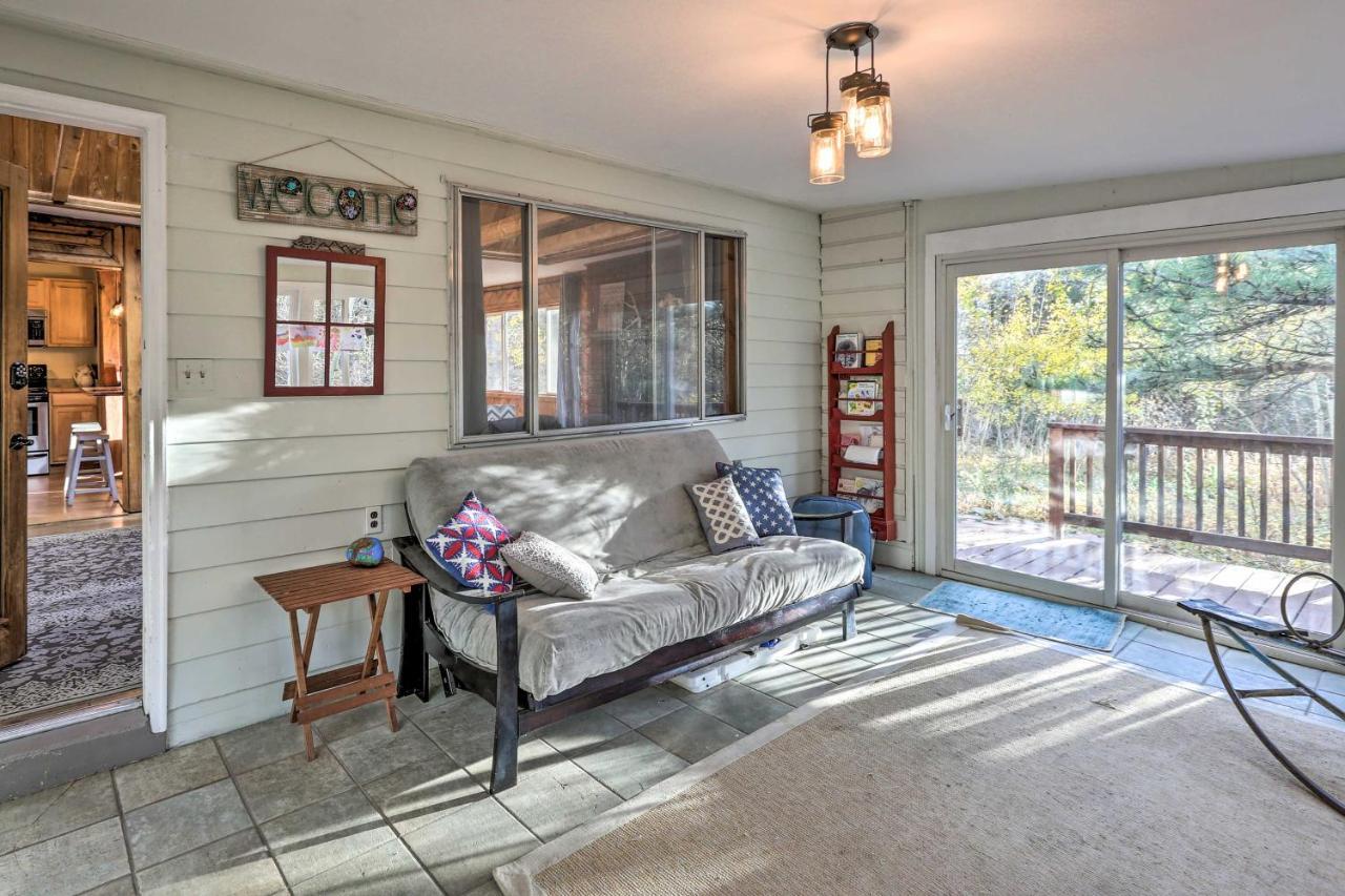 Stunning Golden Home With Deck About 35 Mi To Denver! Экстерьер фото