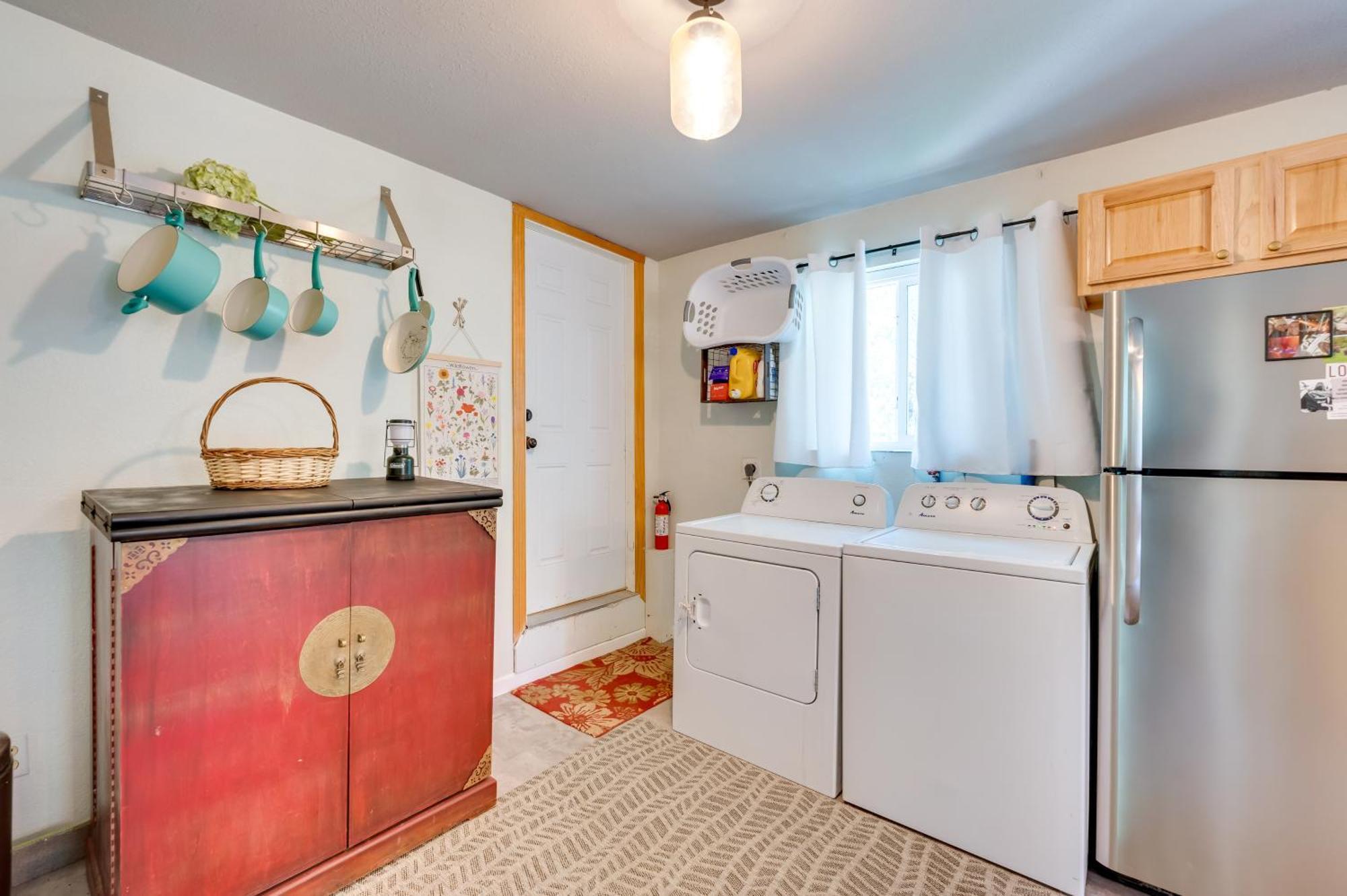 Stunning Golden Home With Deck About 35 Mi To Denver! Экстерьер фото