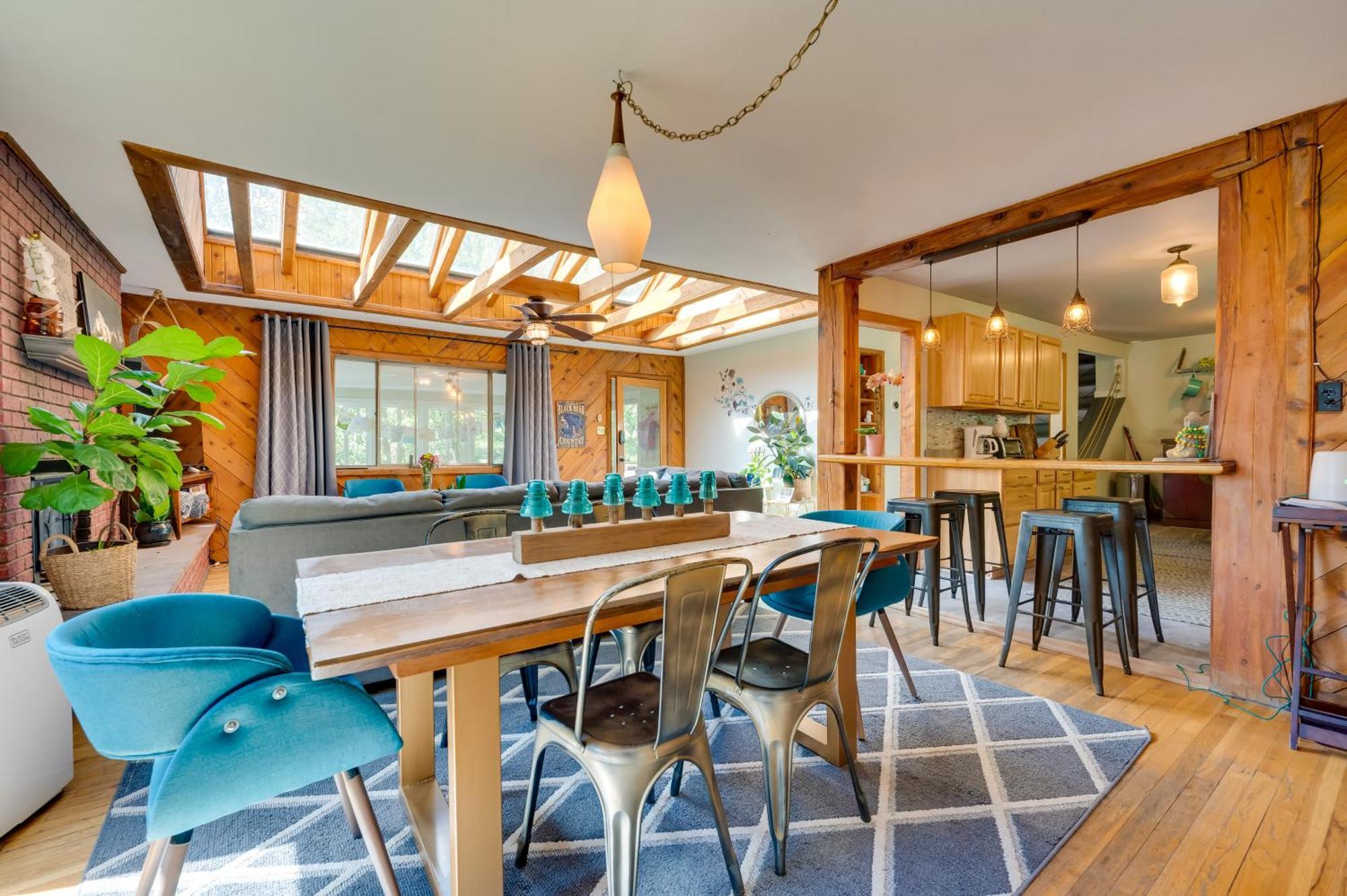 Stunning Golden Home With Deck About 35 Mi To Denver! Экстерьер фото