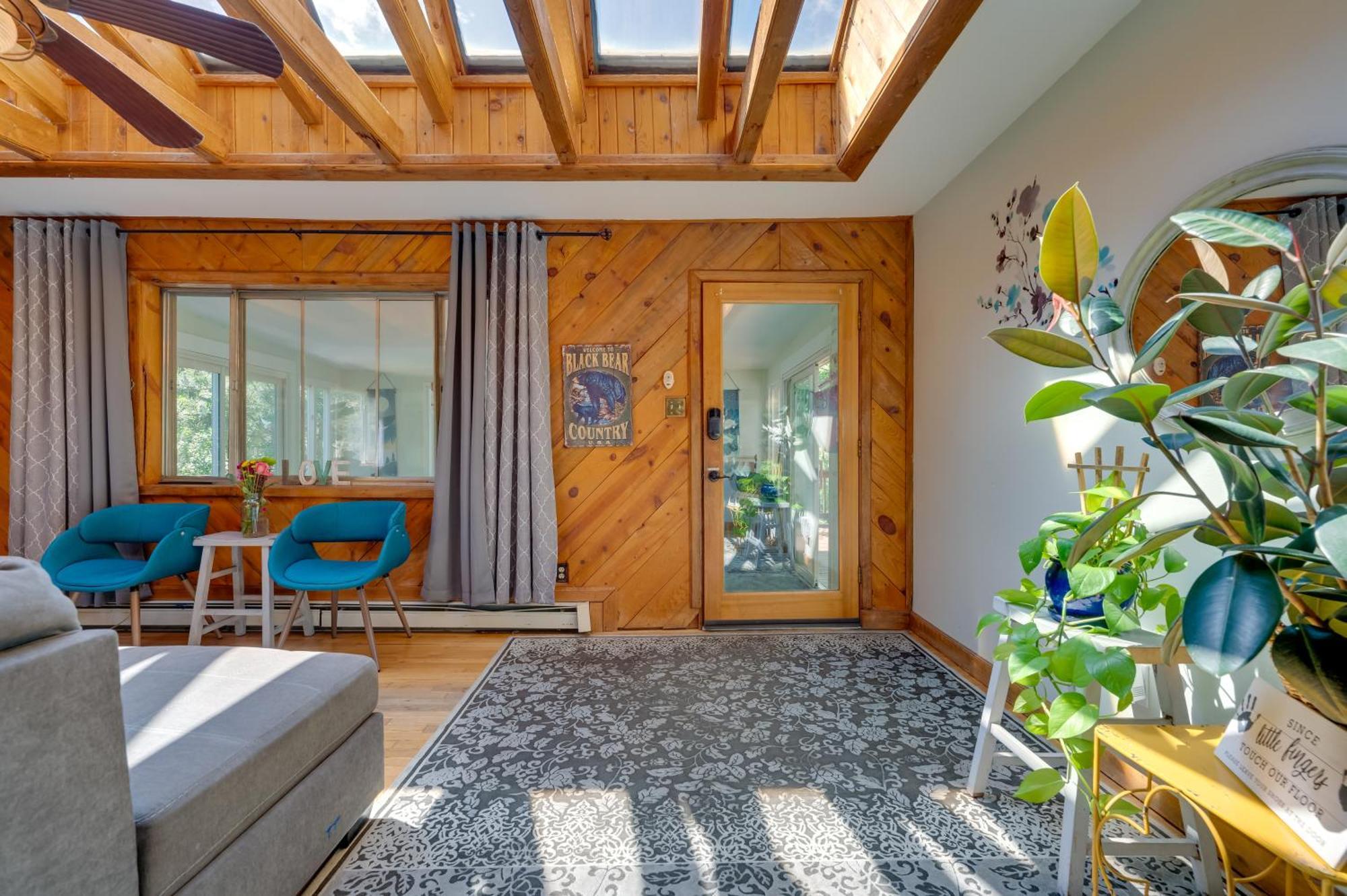 Stunning Golden Home With Deck About 35 Mi To Denver! Экстерьер фото
