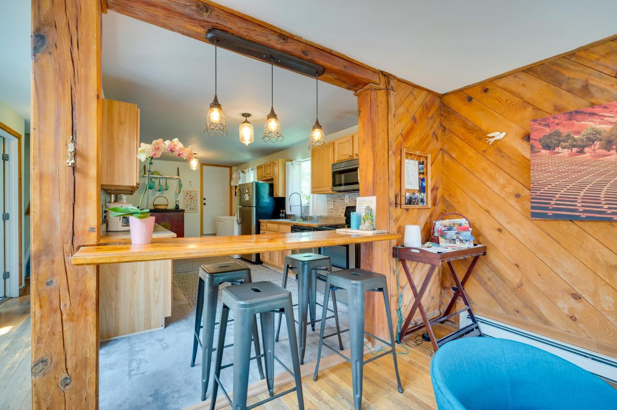 Stunning Golden Home With Deck About 35 Mi To Denver! Экстерьер фото
